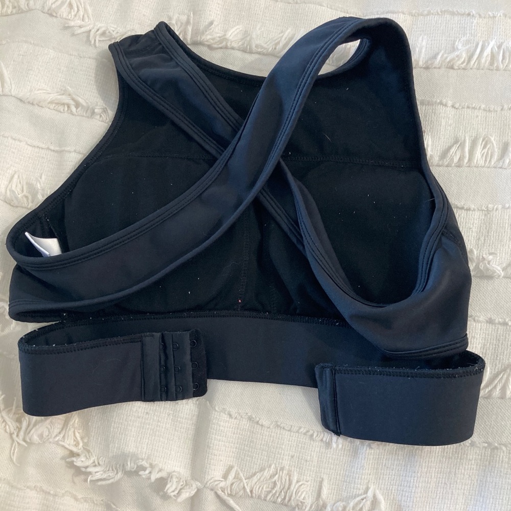Black Araceli crop hooked bra - Picture 4 of 6